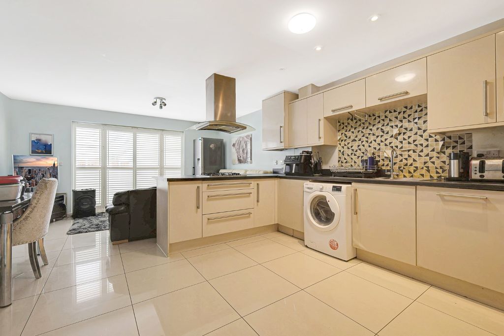 Property photo 2 of 20 5026622