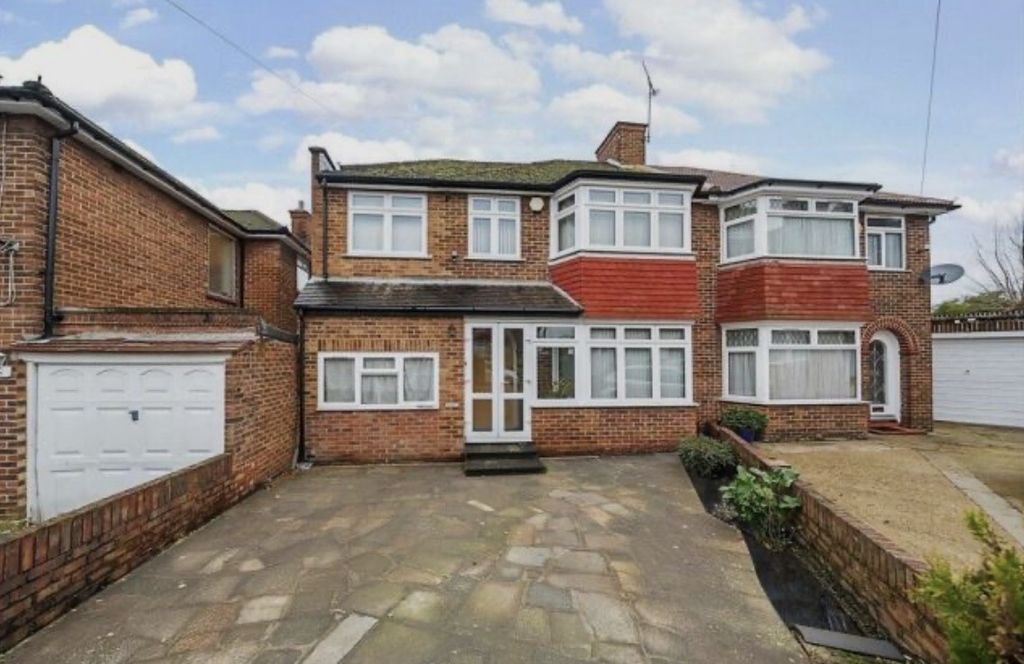 Property photo 2 of 8