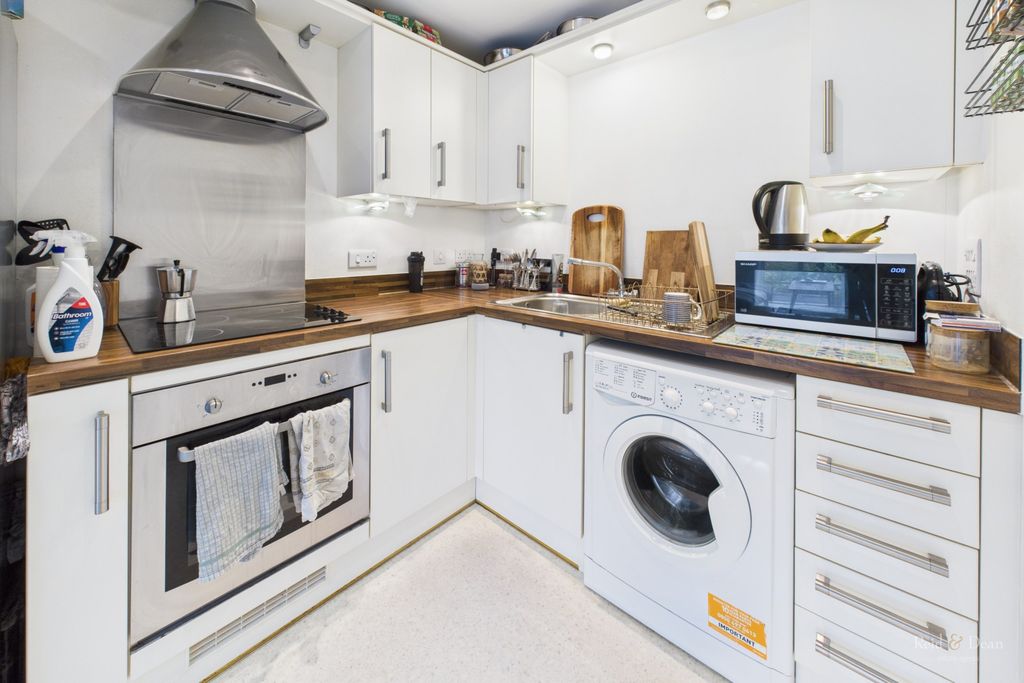 Property photo 3 of 9 1412-Hr-3.Jpg