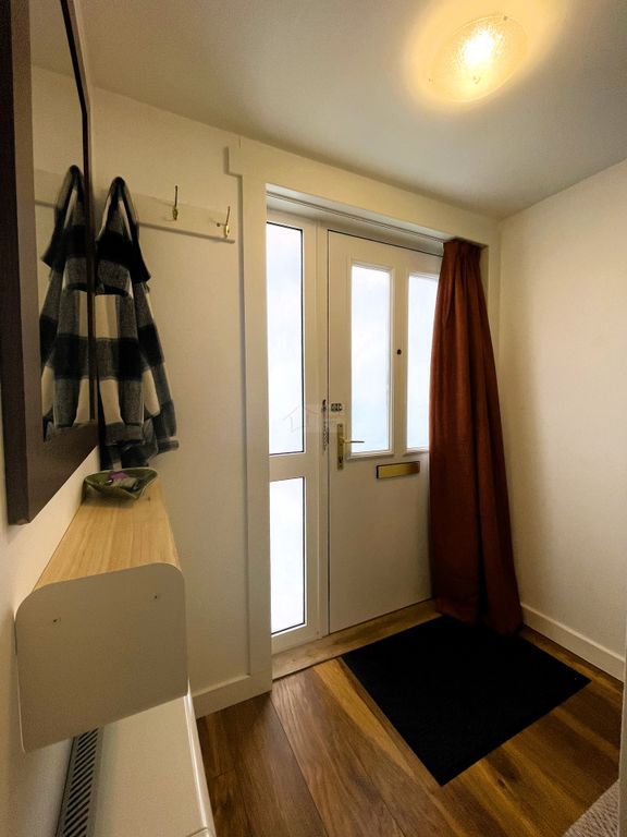 Property photo 2 of 20 Entrance Hallway