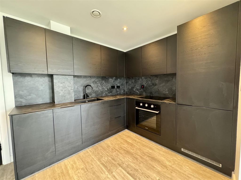 Property photo 3 of 12 Kitchen Pic 3.Jpeg