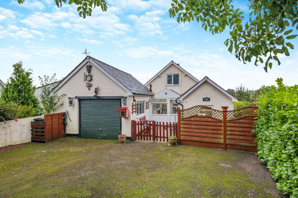 Property photo 1 of 28