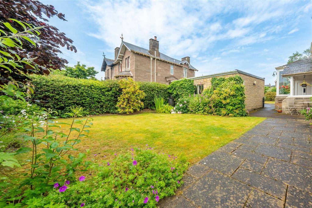 Additional image 40 of 4 bed flat for saleGlasgow Road, Perth PH2