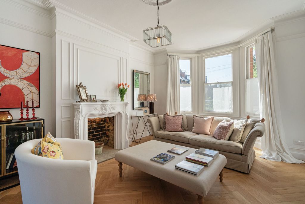 Additional image 26 of 5 bed detached house for saleNetley Street, Farnborough GU14
