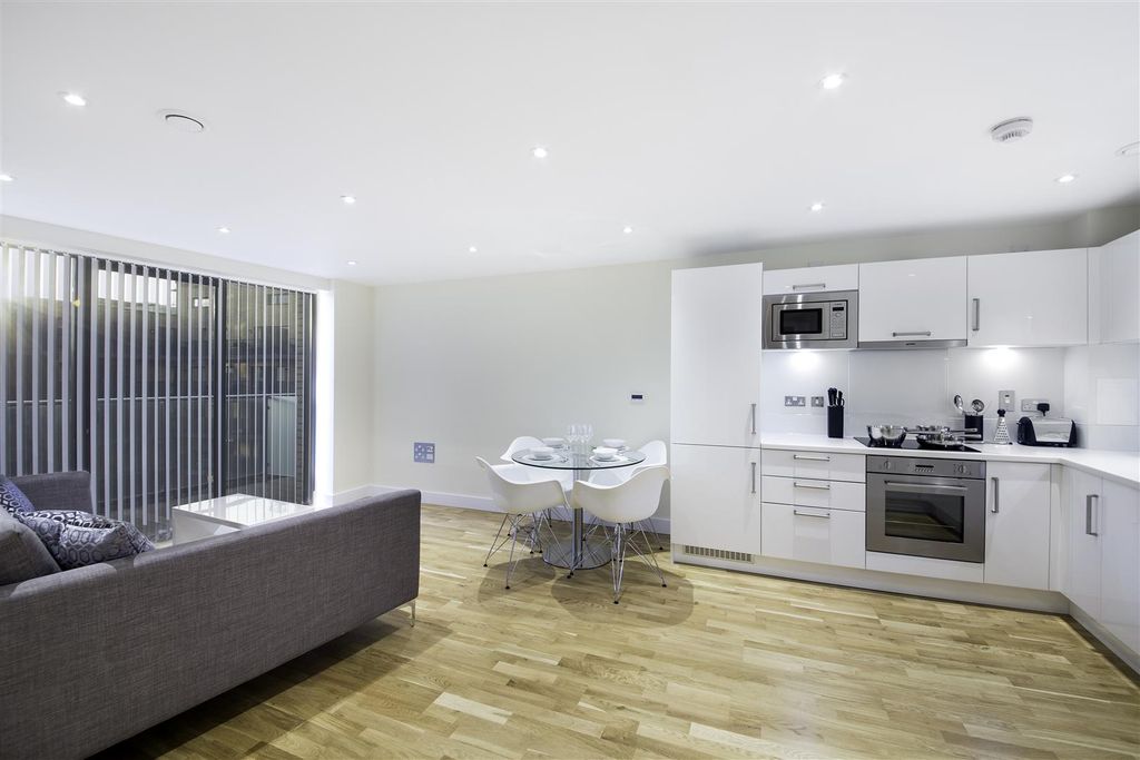 Property photo 2 of 10 Reception Room