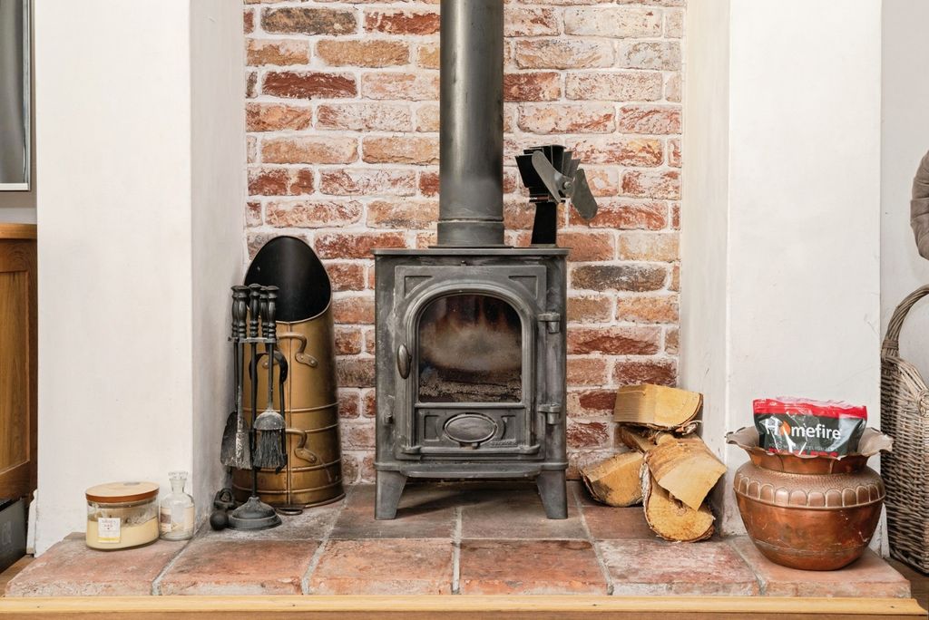 Property photo 3 of 16 Pbox-Img.Jpg