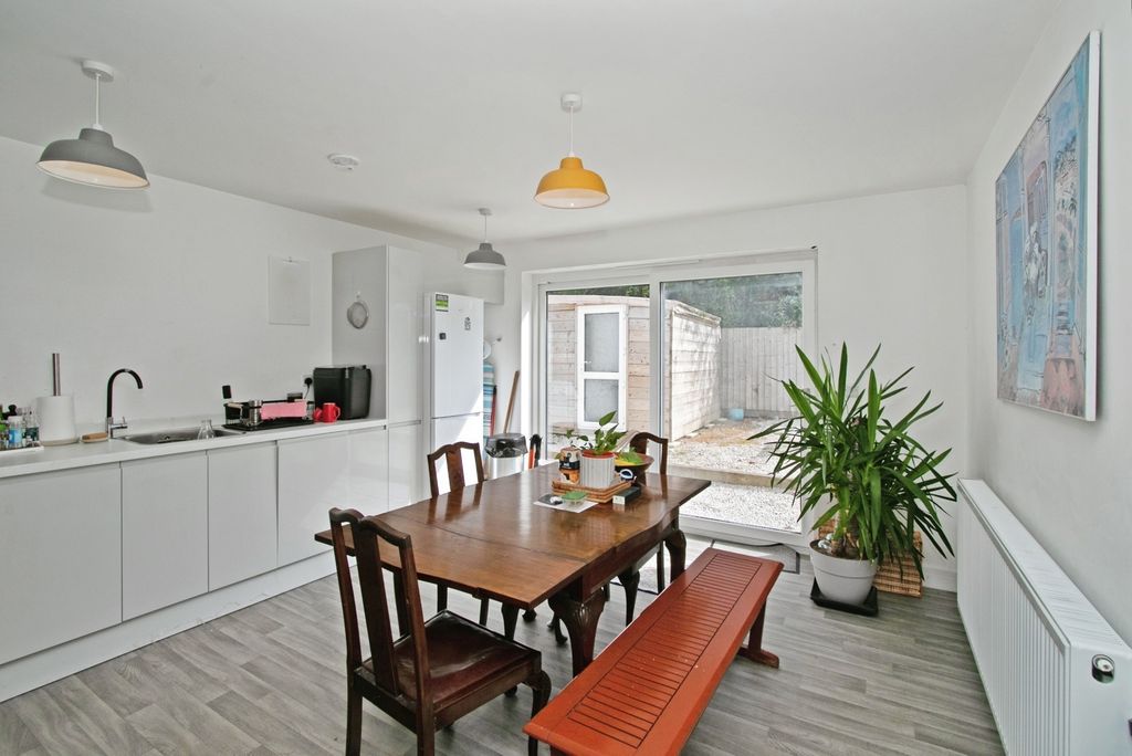Property photo 3 of 25 Pbox-Img.Jpg