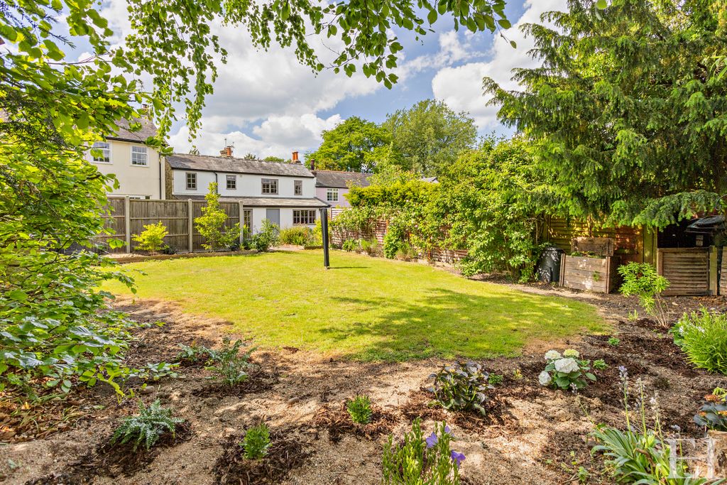 Property photo 2 of 27 8649461-Exteriorwm09-800
