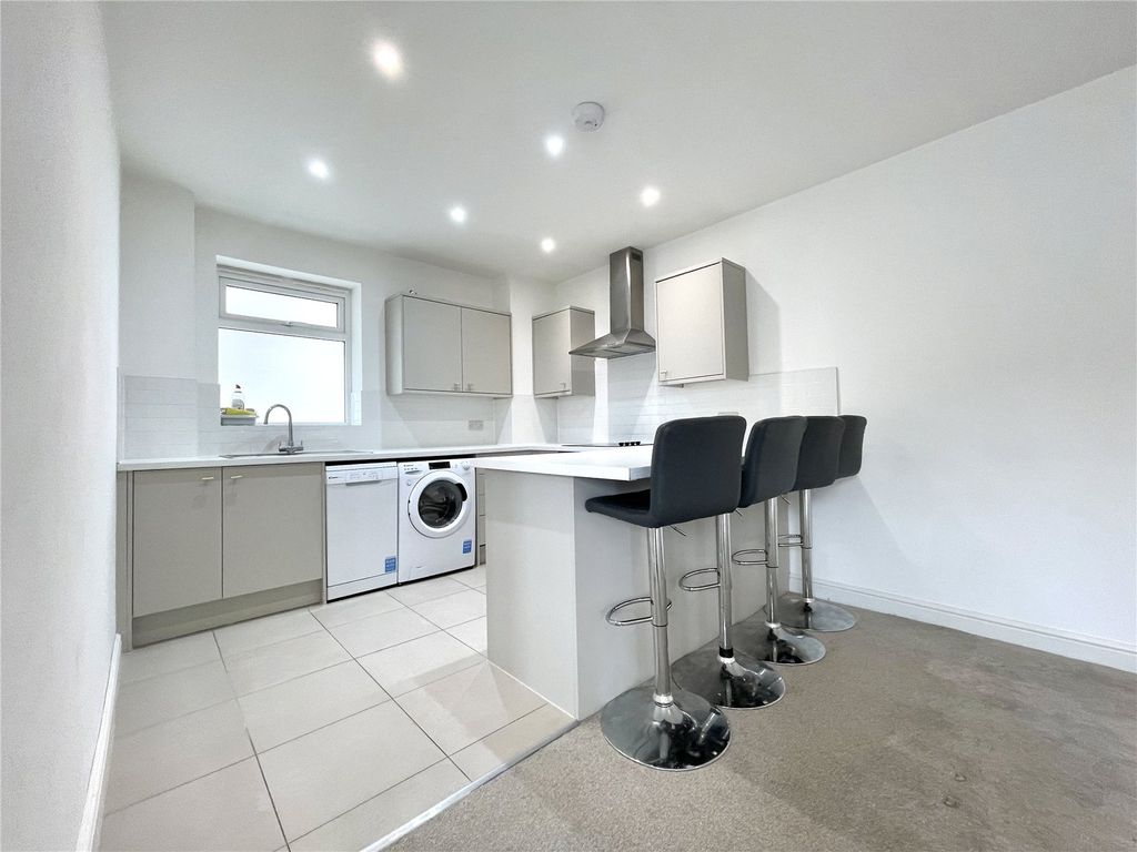 Property photo 2 of 10 Kitchen