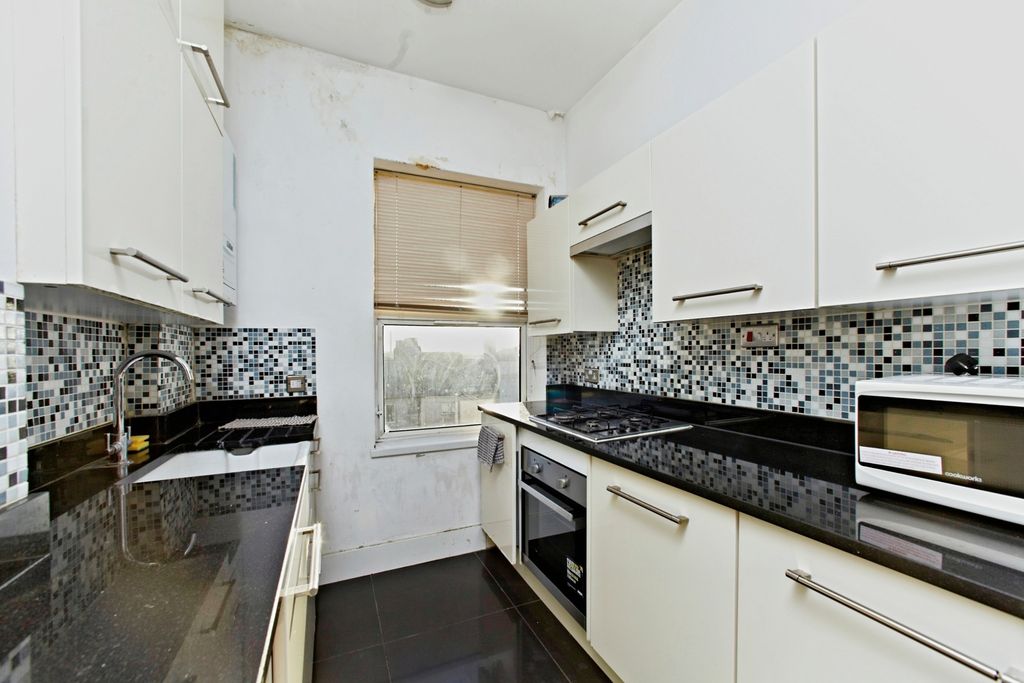 Property photo 3 of 17 Pbox-Img.Jpg