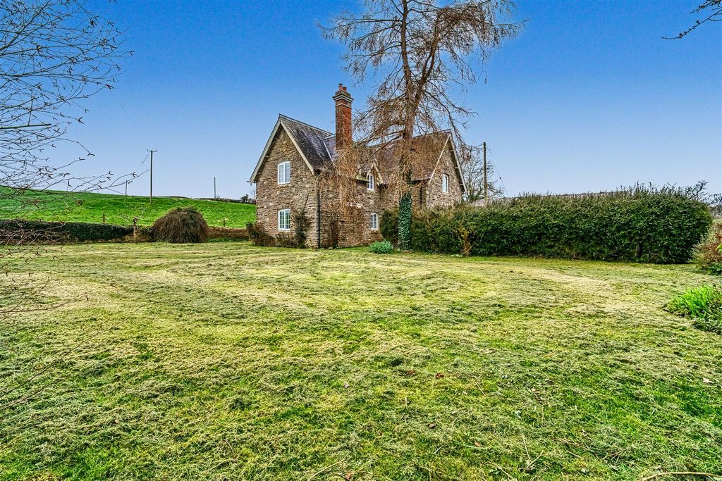 Property photo 1 of 18 House