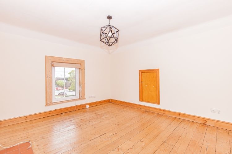 Property photo 3 of 9 160815