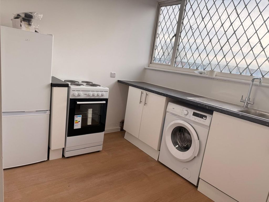 Property photo 3 of 7 Gallery