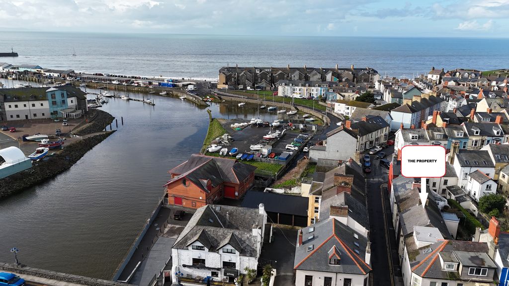 Property photo 2 of 22