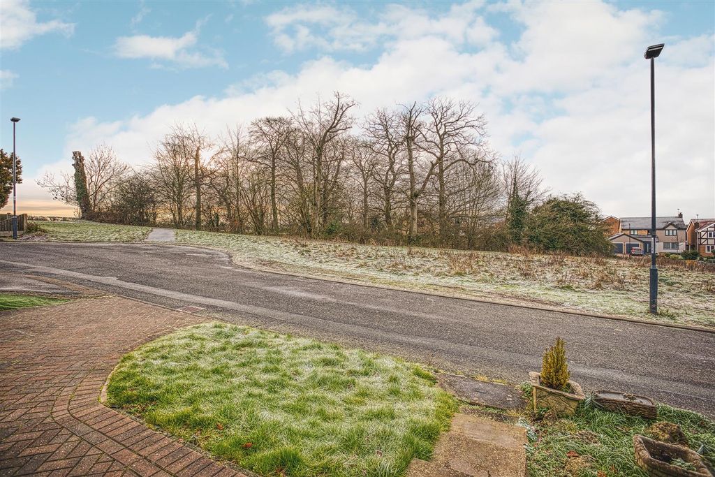 Property photo 3 of 26