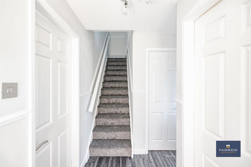 Property photo 2 of 30 Entrance Hallway