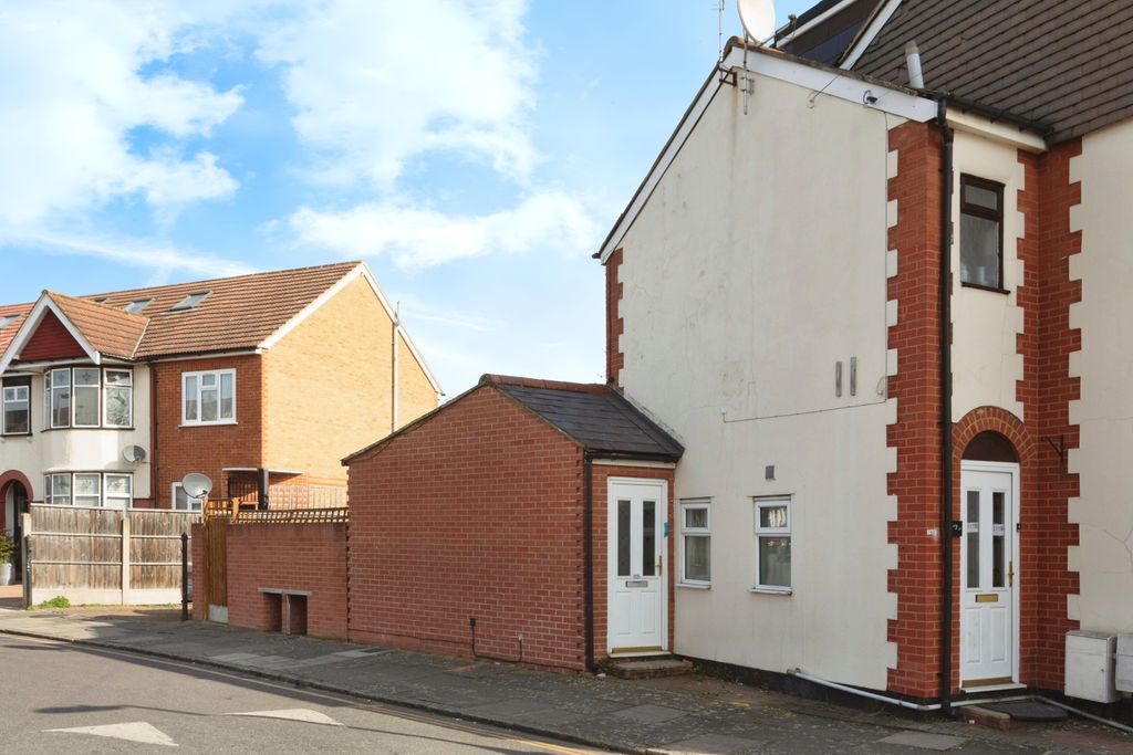 Property photo 2 of 15