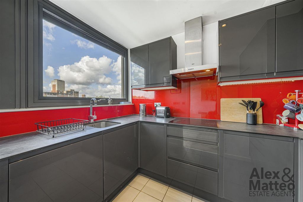 Property photo 3 of 15 Astra House
