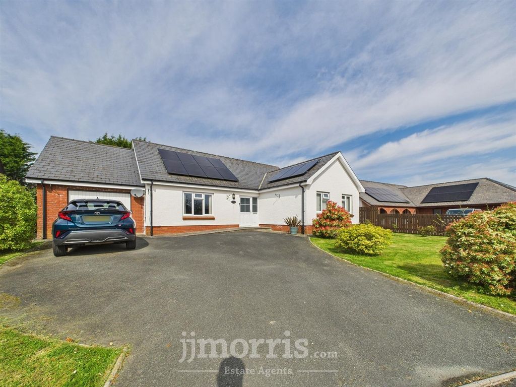 Property photo 1 of 34 Cam05297G0-Pr0022-Still003.Jpg