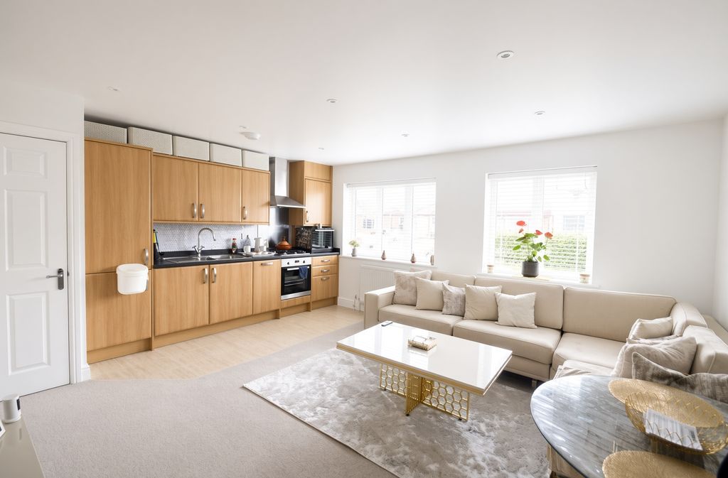Property photo 1 of 9 Aj6B8