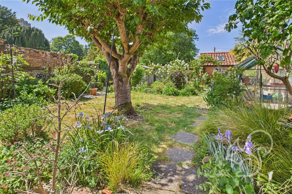 Property photo 1 of 31 Garden