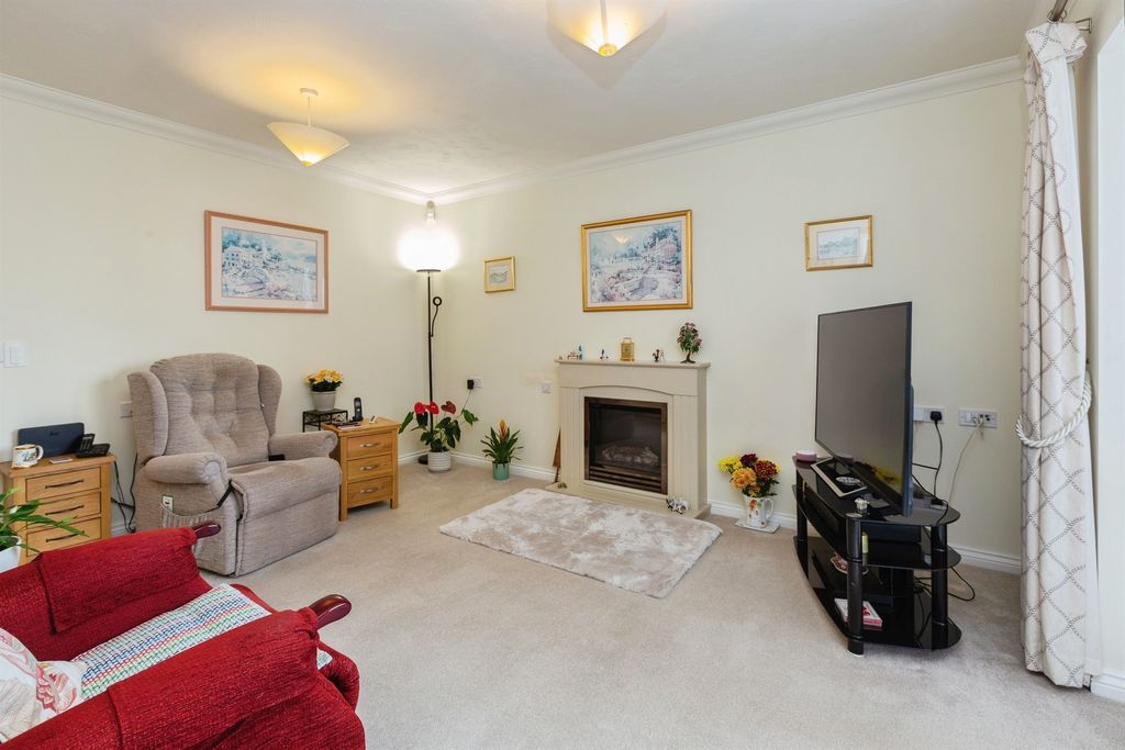 Property photo 2 of 16