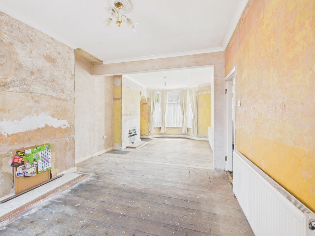 Property photo 2 of 18 4990283