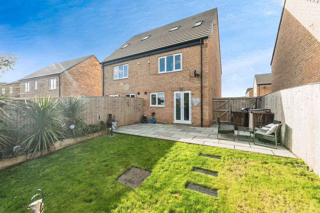 Property photo 2 of 17