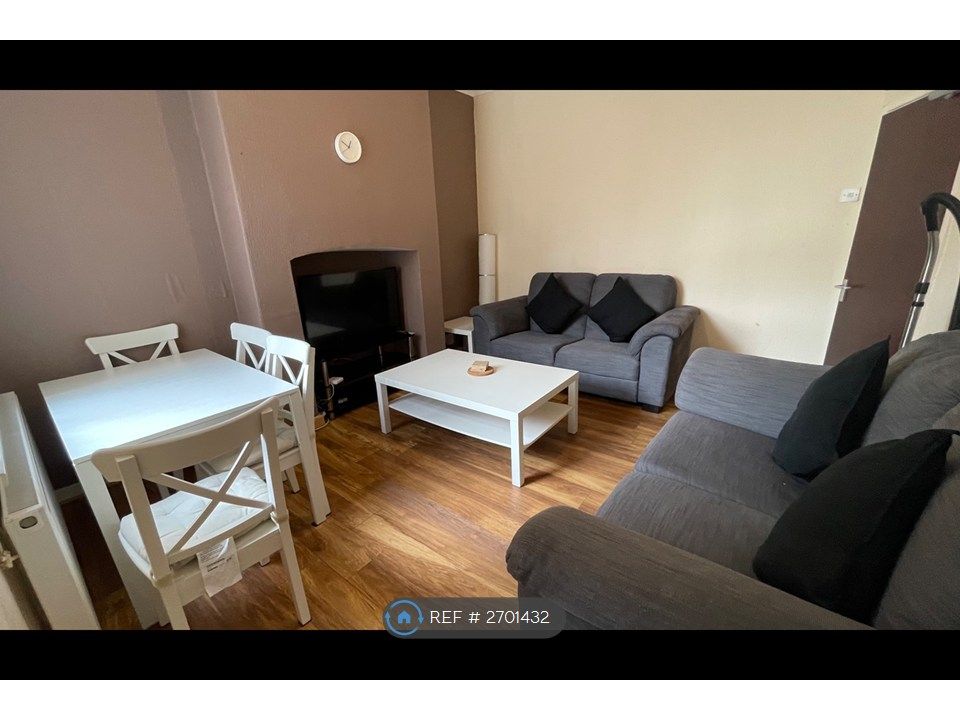 Property photo 2 of 13 Lounge