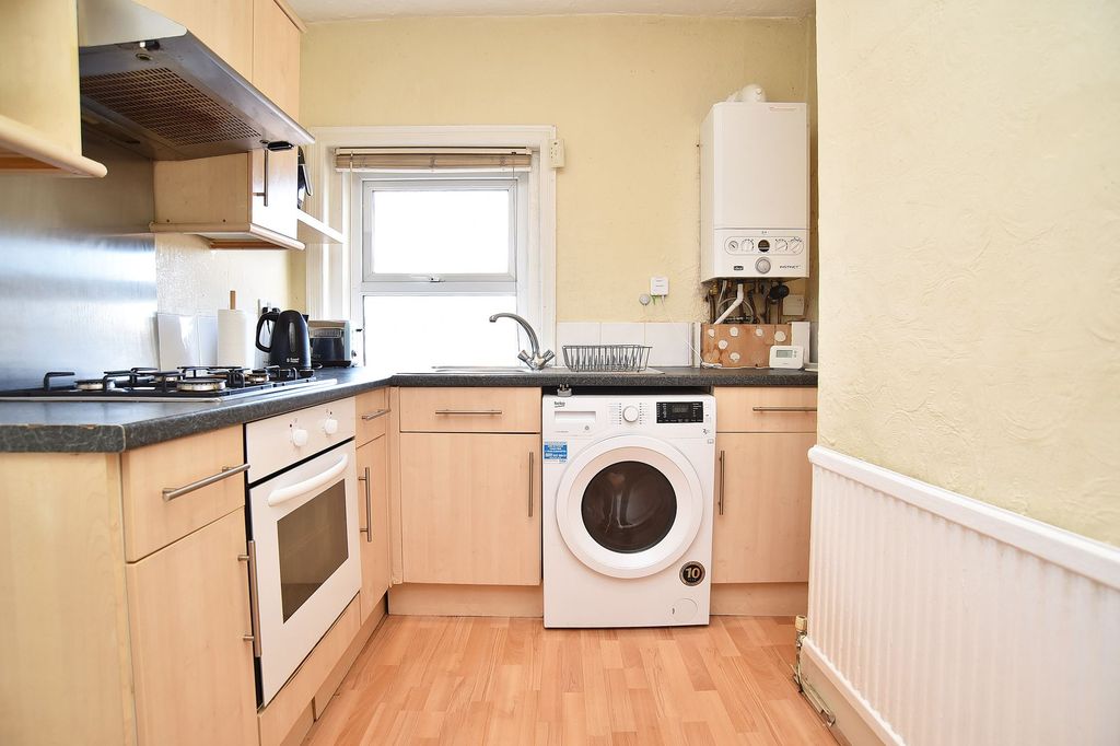 Property photo 3 of 10