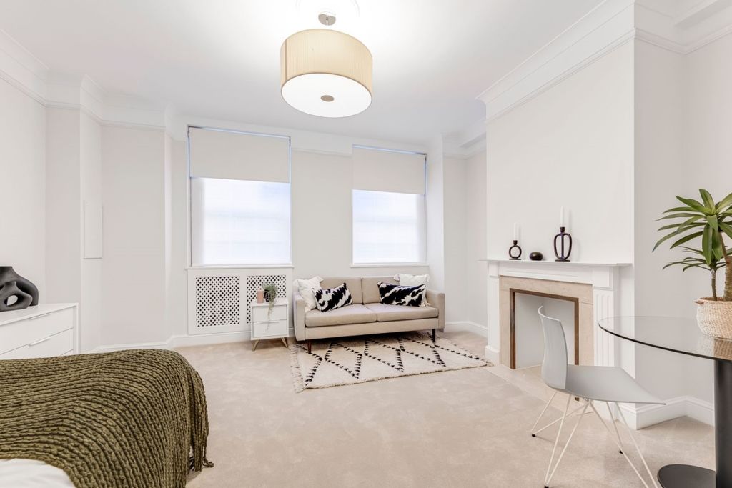 Property photo 1 of 7 02 Flat 47, Goodw...