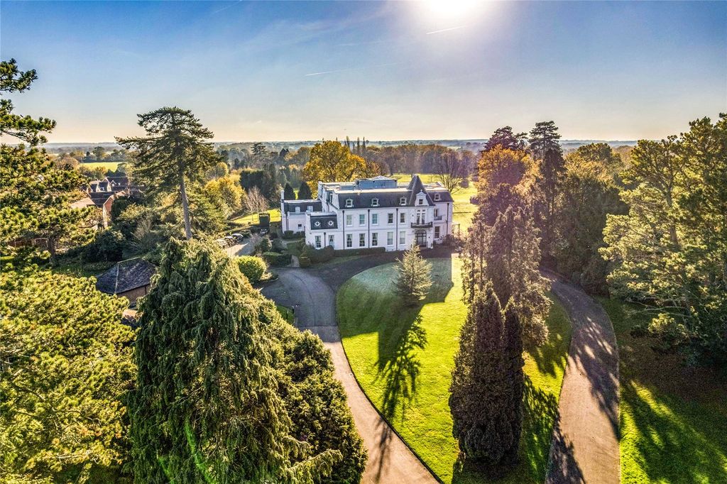 Property photo 1 of 22 Brockham Park House