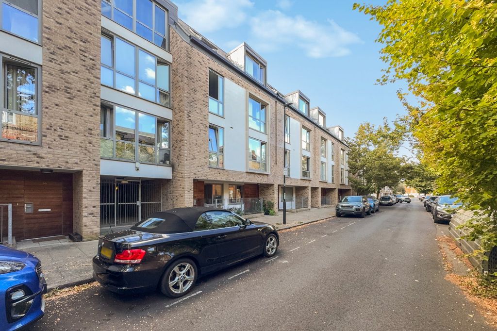 Property photo 1 of 10