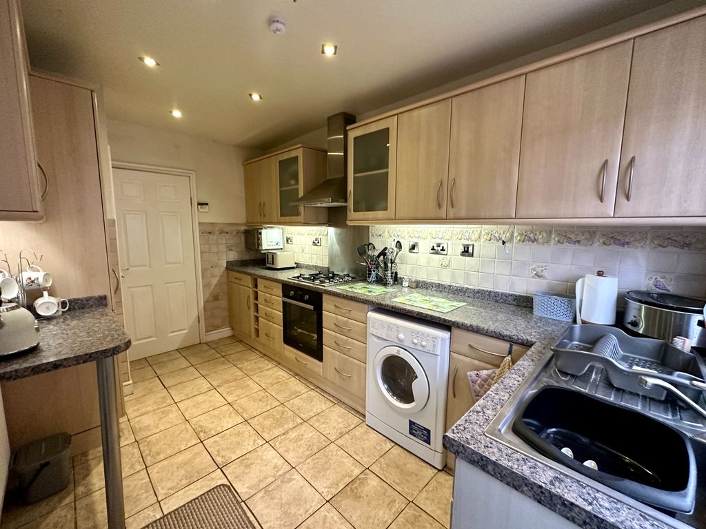 Property photo 2 of 22