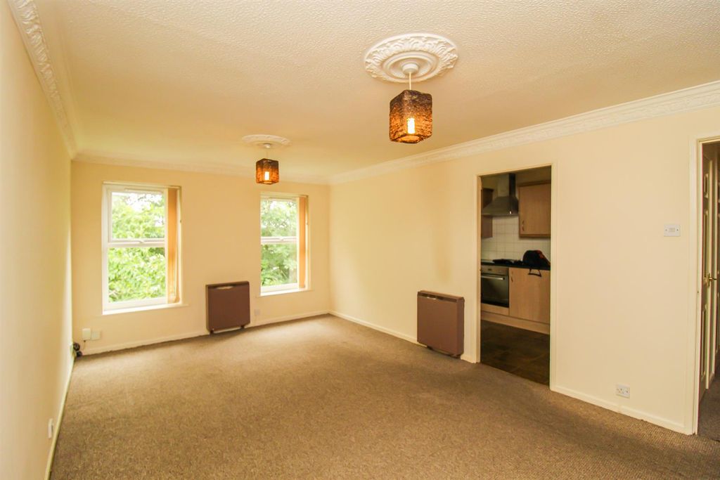 Property photo 3 of 7 Lounge/Diner