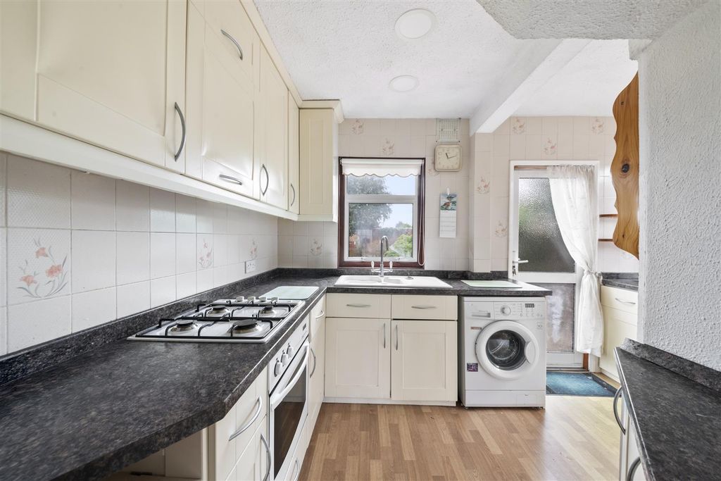 Property photo 3 of 12 3