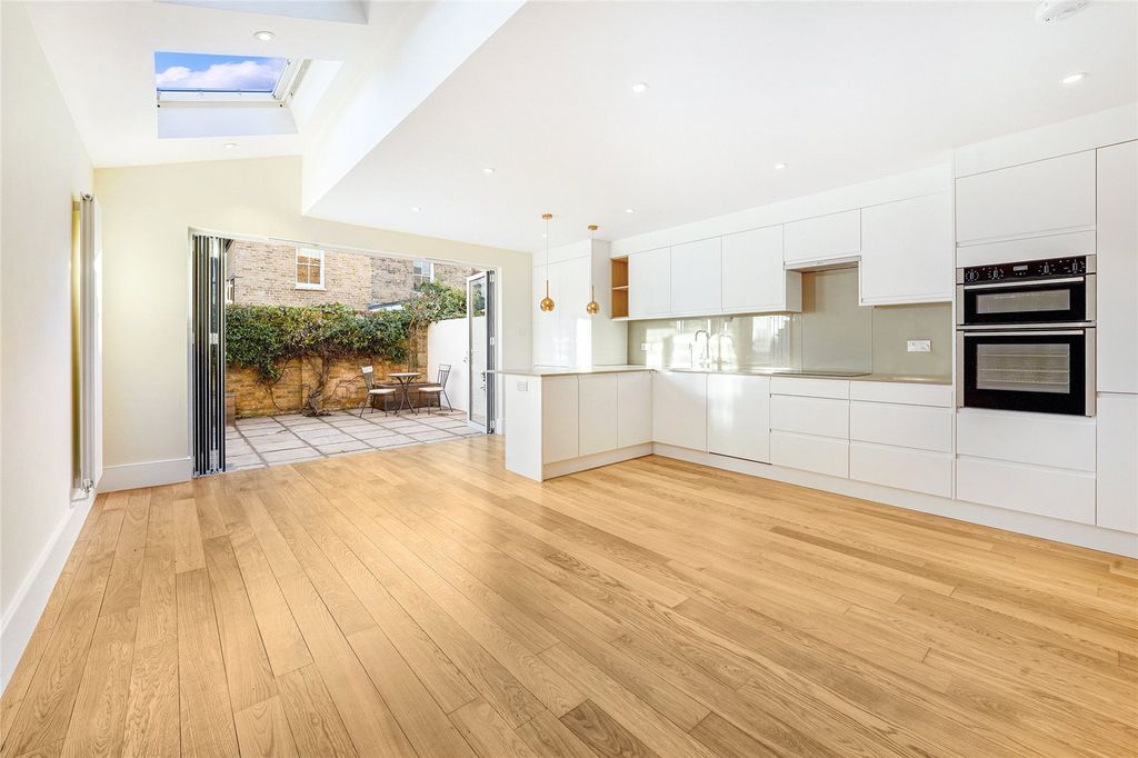 Property photo 1 of 16 Kitchen