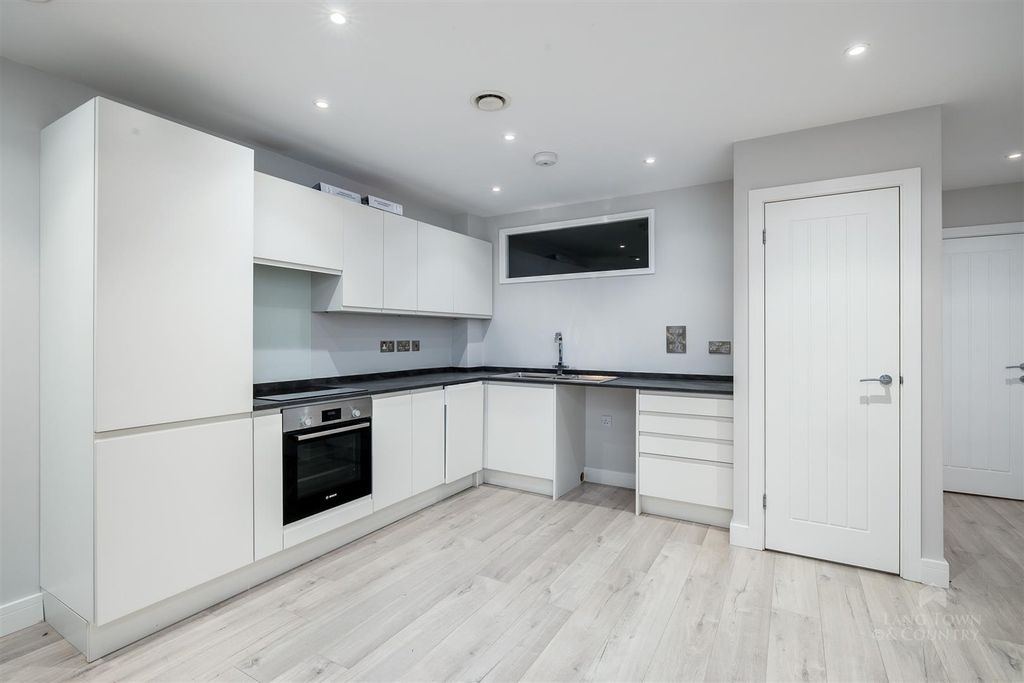 Property photo 2 of 10 0012.Jpg