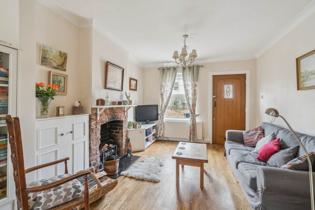 Property photo 3 of 11