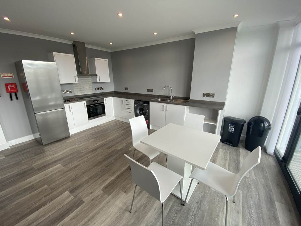 Property photo 2 of 8 Dining