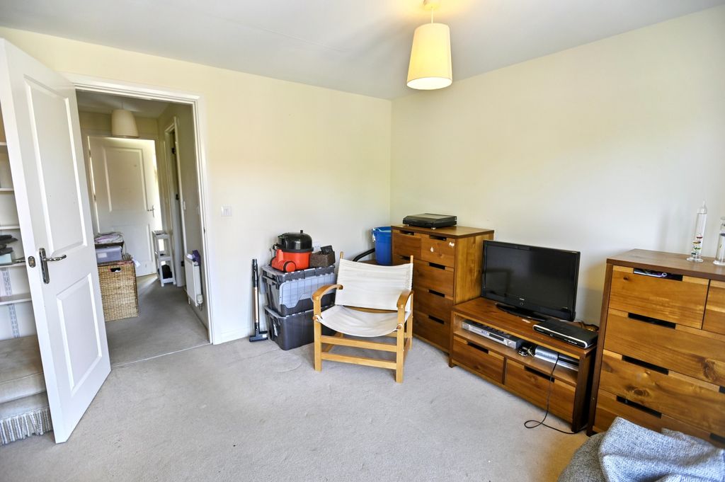 Property photo 3 of 16 Image 2