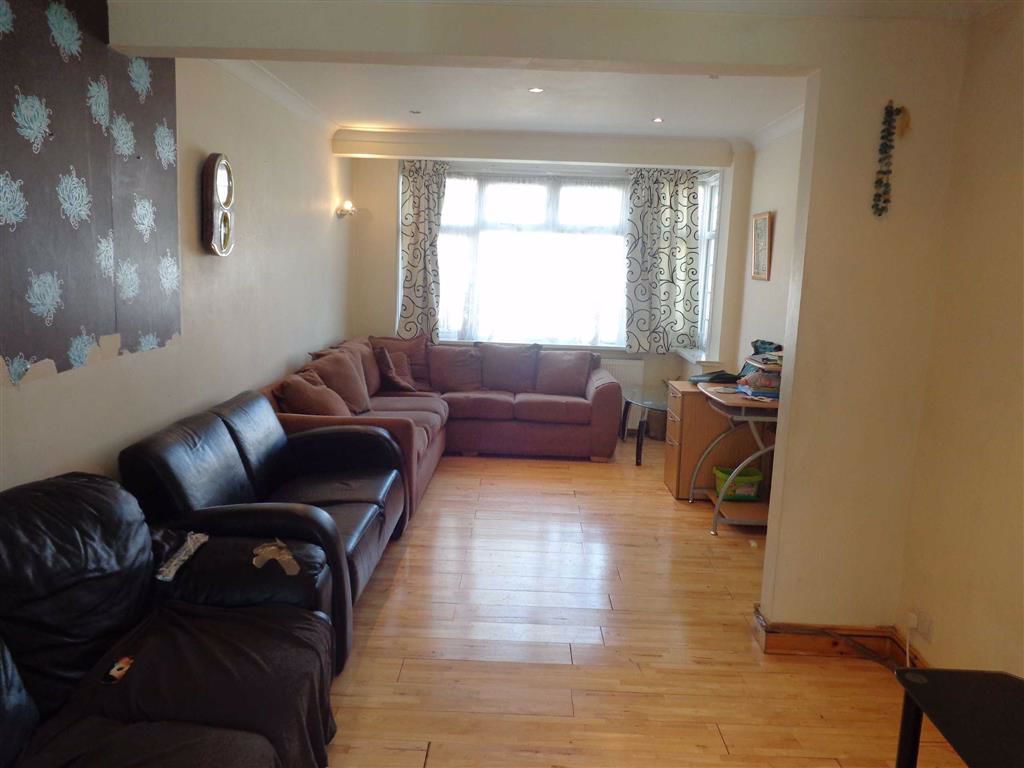 Property photo 3 of 12