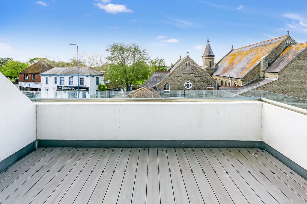 Property photo 1 of 11 Balcony