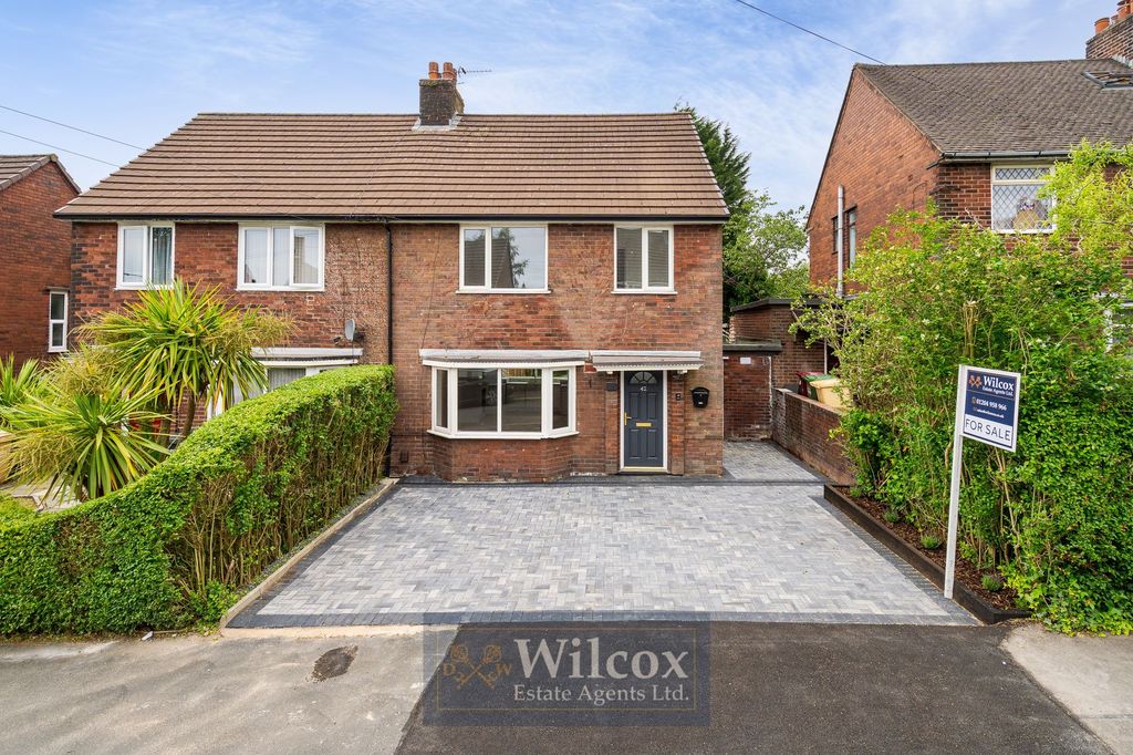 Property photo 1 of 34