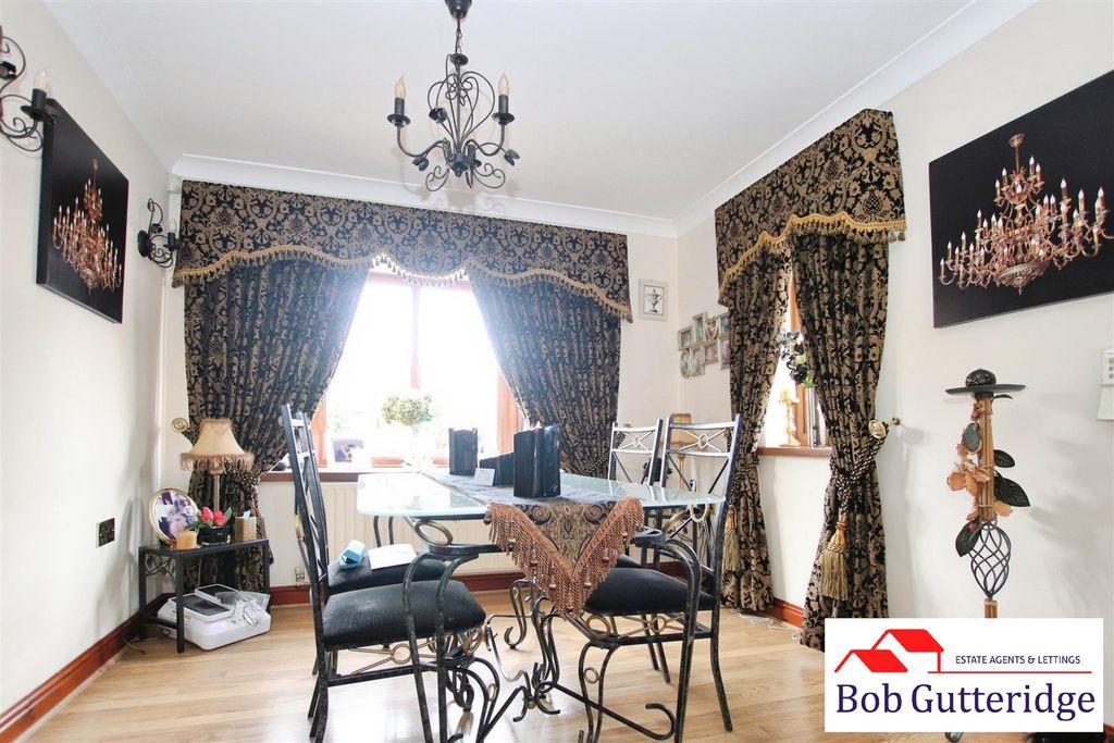 Property photo 3 of 40 Dining Room