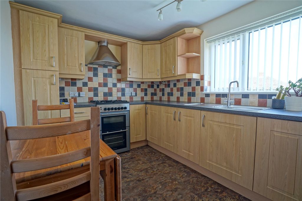 Property photo 3 of 11 Picture No. 06