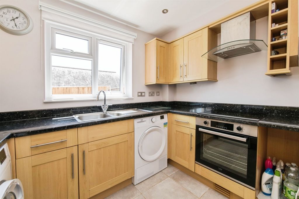 Property photo 2 of 16