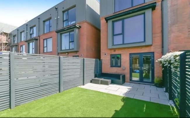 Property photo 2 of 17 Image