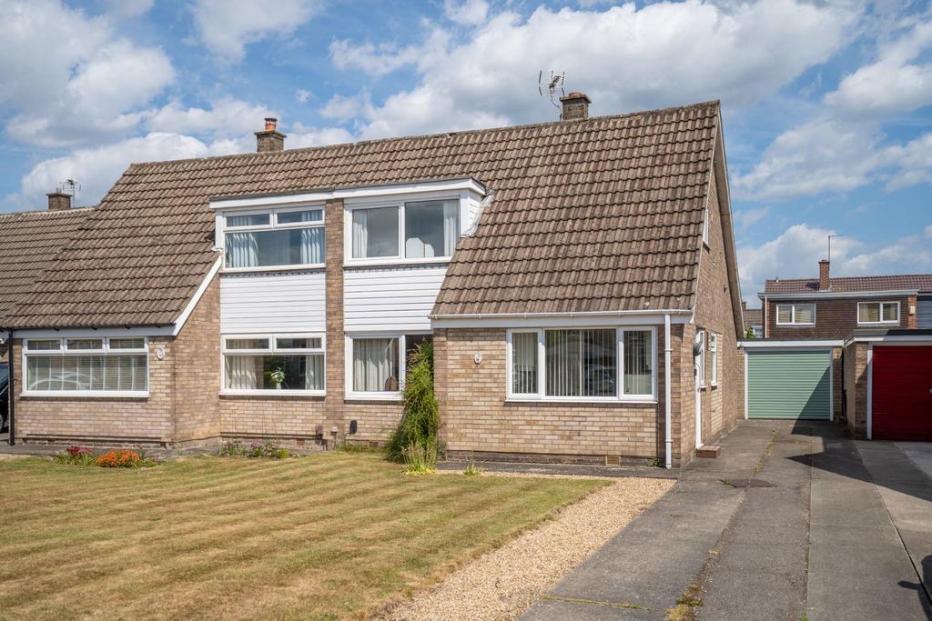 Property photo 1 of 14 External Front View