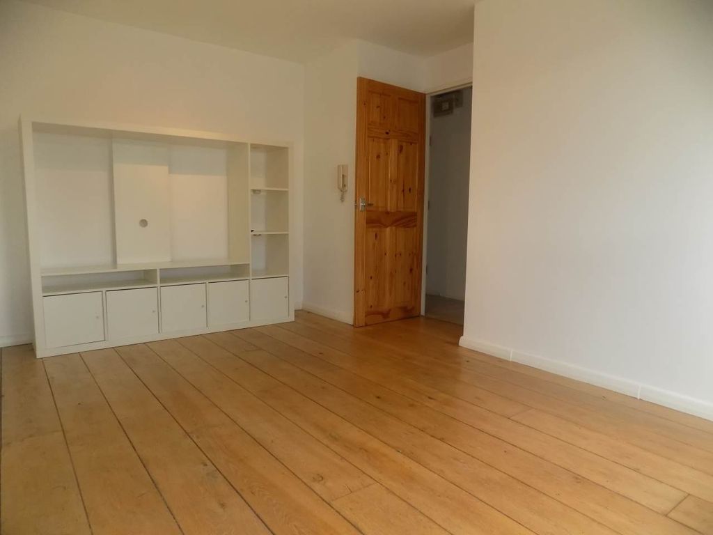 Property photo 2 of 4 1